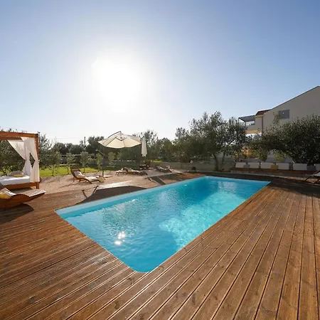 ヴィラ Suncica With Heated Pool, Jacuzzi And Bikes Near Zadar *