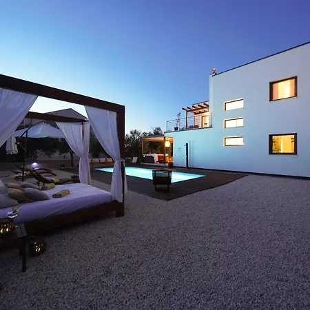 ヴィラ Suncica With Heated Pool, Jacuzzi And Bikes Near Zadar *