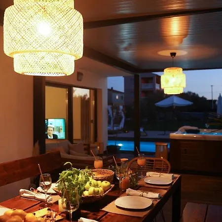 ヴィラ Suncica With Heated Pool, Jacuzzi And Bikes Near Zadar