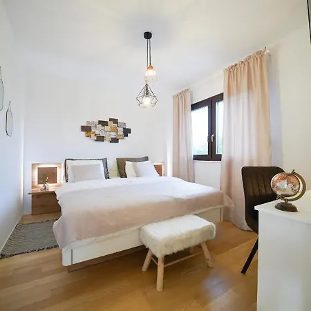 Suncica With Heated Pool, Jacuzzi And Bikes Near Zadar Sukošan