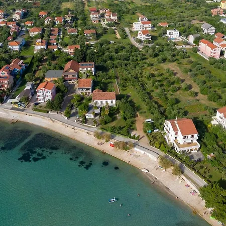 Suncica With Heated Pool, Jacuzzi And Bikes Near Zadar