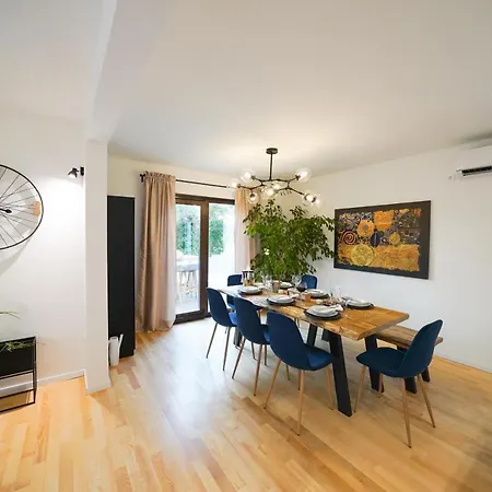 Suncica With Heated Pool, Jacuzzi And Bikes Near Zadar