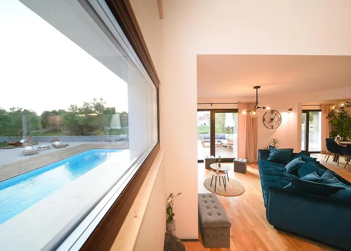 Villa Suncica With Heated Pool, Jacuzzi And Bikes Near Zadar *