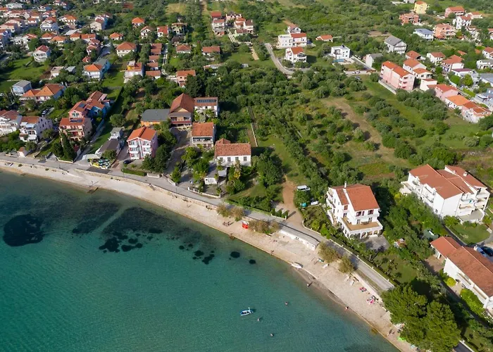 Suncica With Heated Pool, Jacuzzi And Bikes Near Zadar