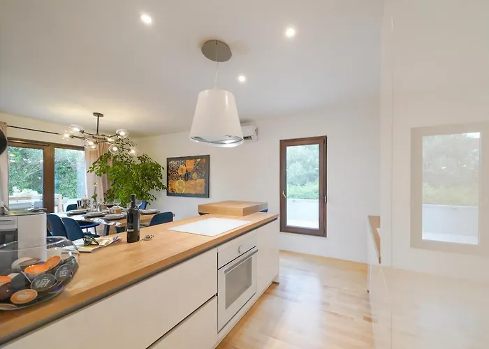 Villa Suncica With Heated Pool, Jacuzzi And Bikes Near Zadar Sukošan