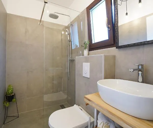 Suncica With Heated Pool, Jacuzzi And Bikes Near Zadar