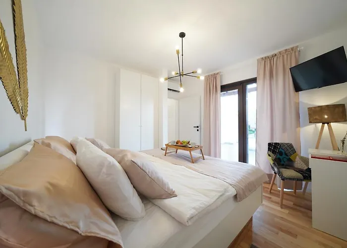 Suncica With Heated Pool, Jacuzzi And Bikes Near Zadar * Sukošan