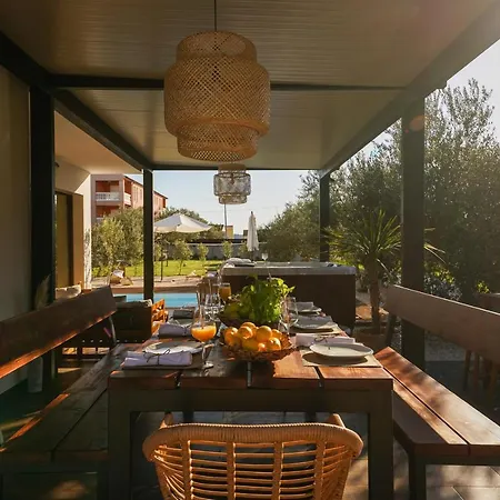 Suncica With Heated Pool, Jacuzzi And Bikes Near Zadar * Sukosan