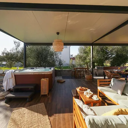 别墅 Suncica With Heated Pool, Jacuzzi And Bikes Near Zadar