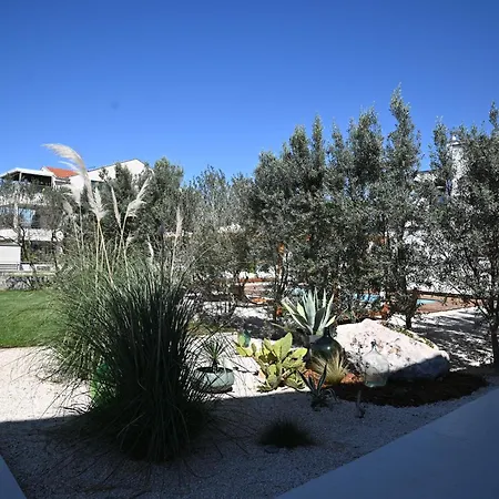 Suncica With Heated Pool, Jacuzzi And Bikes Near Zadar 别墅 *