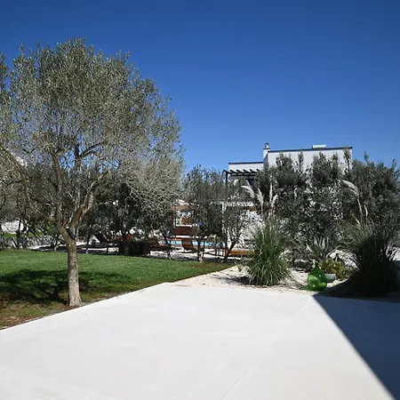 Villa Suncica With Heated Pool, Jacuzzi And Bikes Near Zadar Sukosan