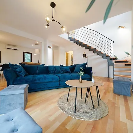 Suncica With Heated Pool, Jacuzzi And Bikes Near Zadar * Sukosan