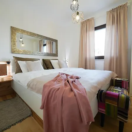 Suncica With Heated Pool, Jacuzzi And Bikes Near Zadar Villa