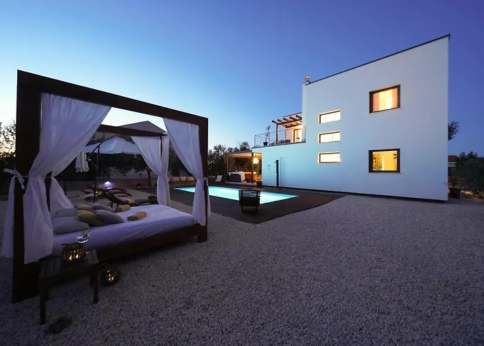 Vila Suncica With Heated Pool, Jacuzzi And Bikes Near Zadar *