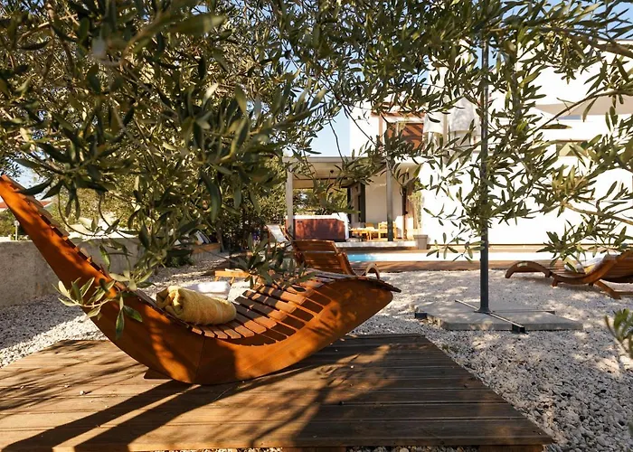 Suncica With Heated Pool, Jacuzzi And Bikes Near Zadar * Sukošan