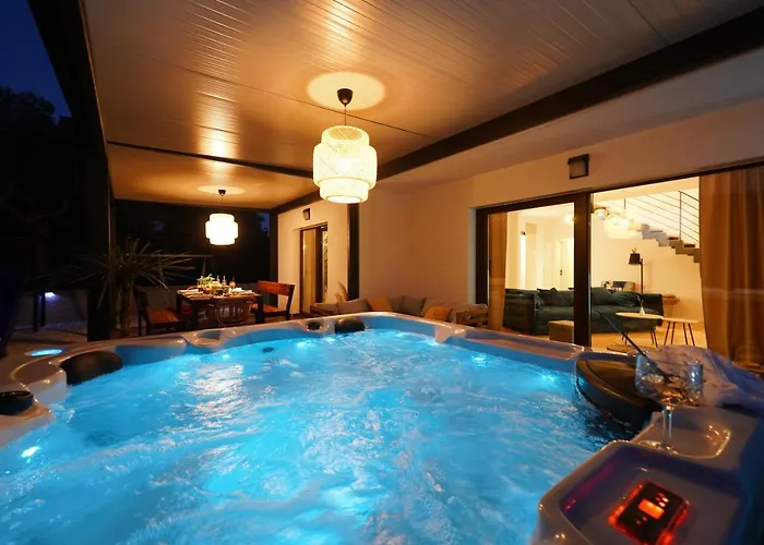 Suncica With Heated Pool, Jacuzzi And Bikes Near Zadar Vila Sukošan