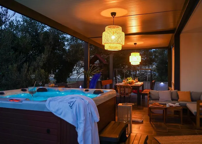 Suncica With Heated Pool, Jacuzzi And Bikes Near Zadar