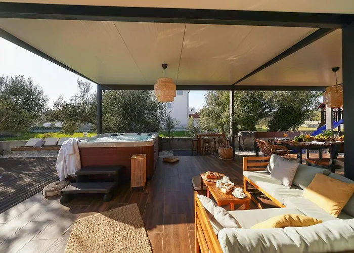 Vila Suncica With Heated Pool, Jacuzzi And Bikes Near Zadar