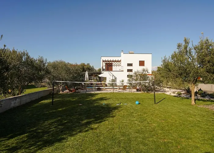 Vila Suncica With Heated Pool, Jacuzzi And Bikes Near Zadar