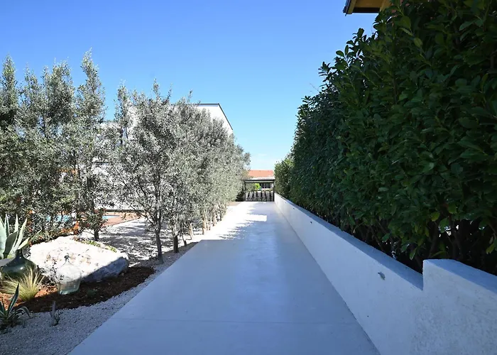 Suncica With Heated Pool, Jacuzzi And Bikes Near Zadar Sukošan