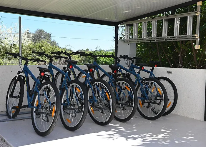 Vila Suncica With Heated Pool, Jacuzzi And Bikes Near Zadar